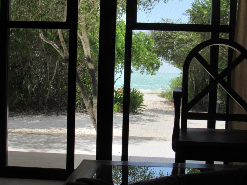 Two Bedroom Beachfront Villa Celestun Exterior photo